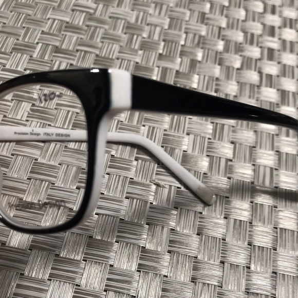 Precision Design Frame - Picture 4 of 8